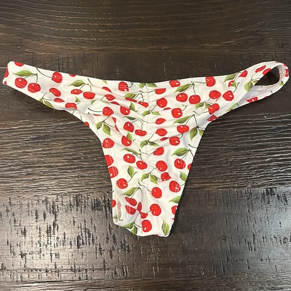 Cherry off the shoulder Bikini - Picture 6 of 8